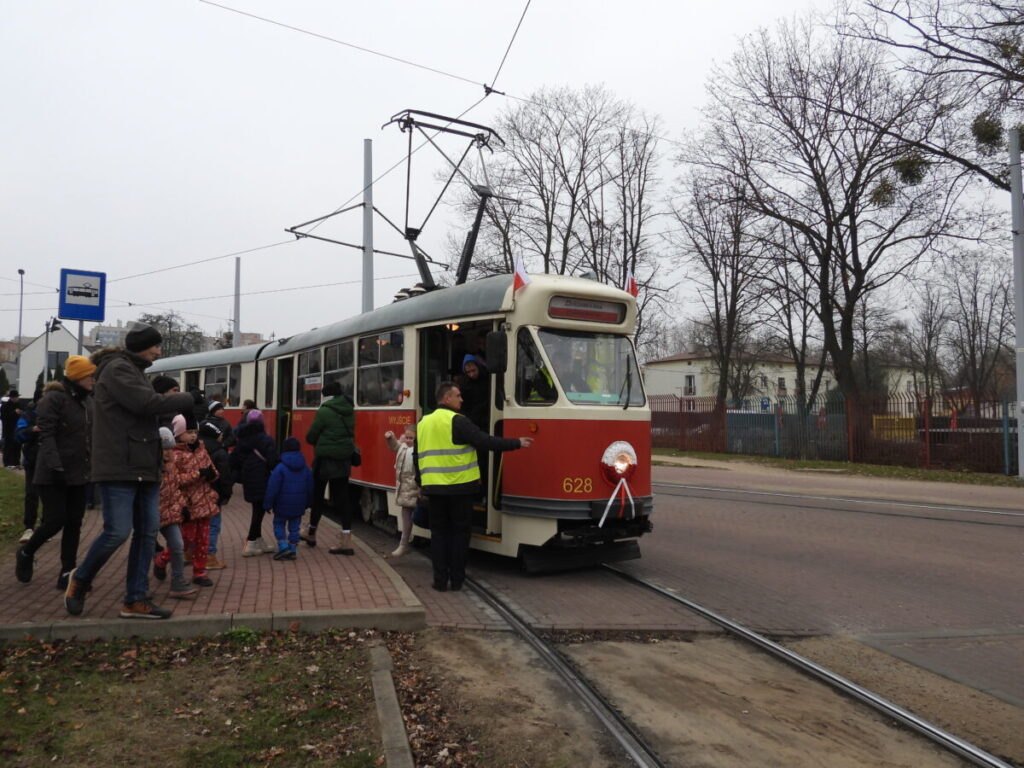 Jedna noc i jeden dzień z częstochowskimi tramwajami 142