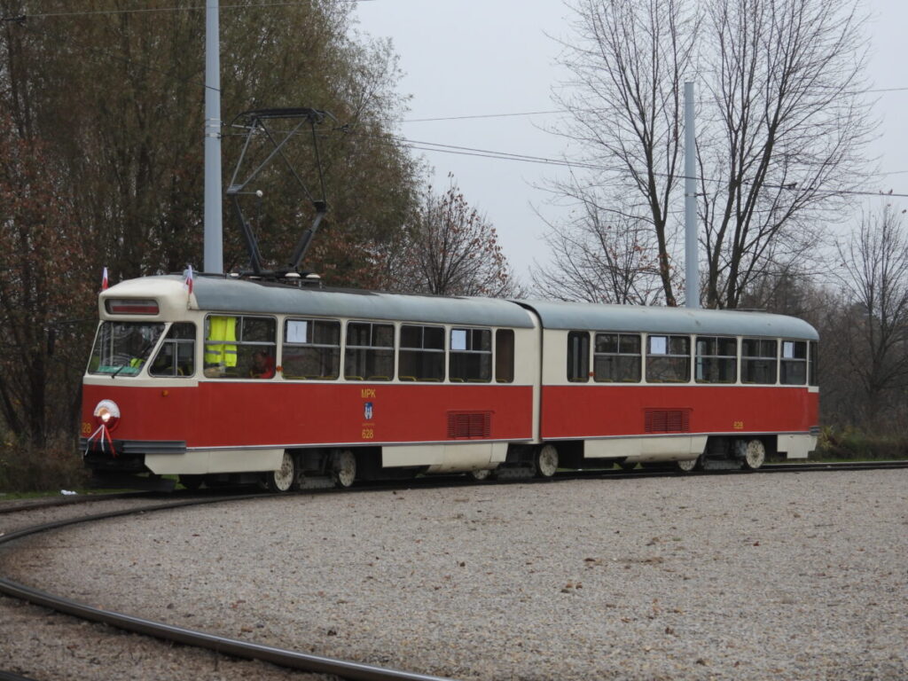 Jedna noc i jeden dzień z częstochowskimi tramwajami 145