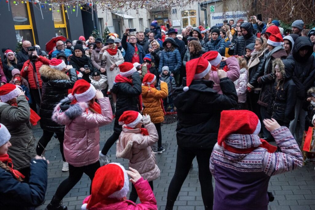 Finał akcji "Mikołaj z ulicy Krakowskiej". Fundacja Chrześcijańska "Adullam" uszczęśliwiła ponad 1 tys. dzieci 3