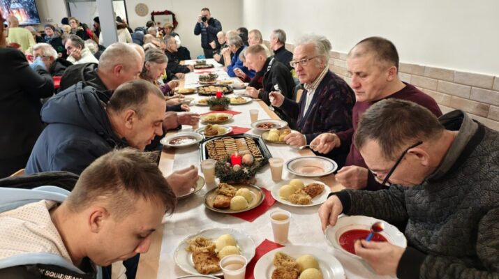 Fundacja Chrześcijańska "Adullam" zorganizowała w Częstochowie Wigilię dla 500 osób 1