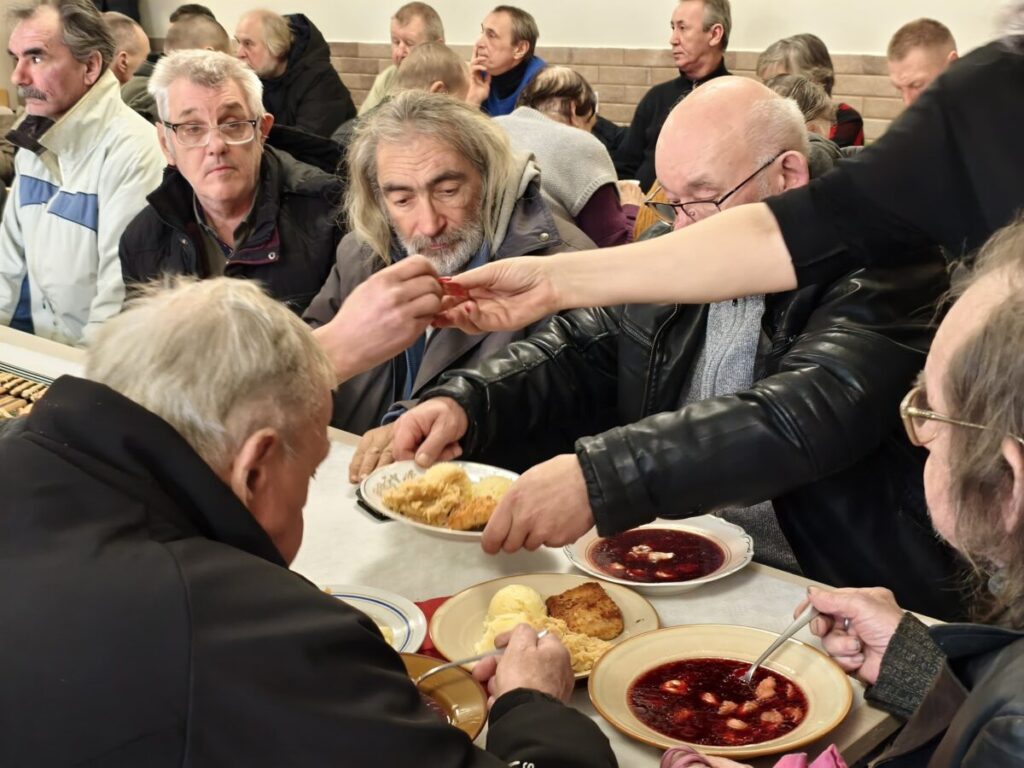 Fundacja Chrześcijańska "Adullam" zorganizowała w Częstochowie Wigilię dla 500 osób 9