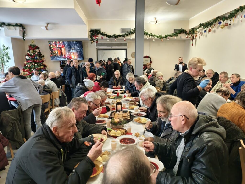 Fundacja Chrześcijańska "Adullam" zorganizowała w Częstochowie Wigilię dla 500 osób 3