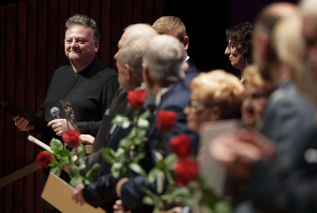 Andrzejki w Filharmonii Częstochowskiej. Seniorzy wyszli z koncertu z nagrodami 11