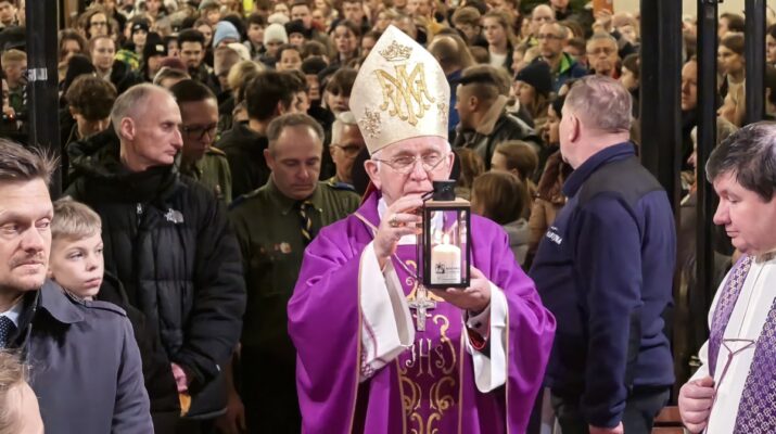 Jasna Góra. Betlejemskie Światło Pokoju 2024 1