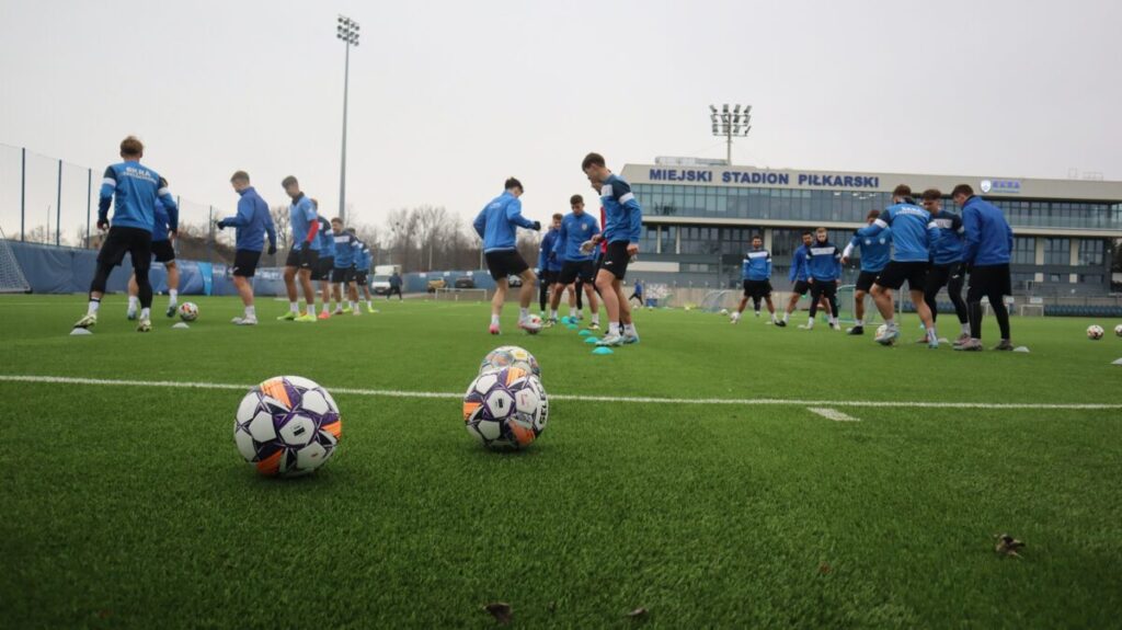 Piłkarze Skry Częstochowa rozpoczęli przygotowania do rundy wiosennej w 2. Betclic lidze [PLAN SPARINGÓW] 2