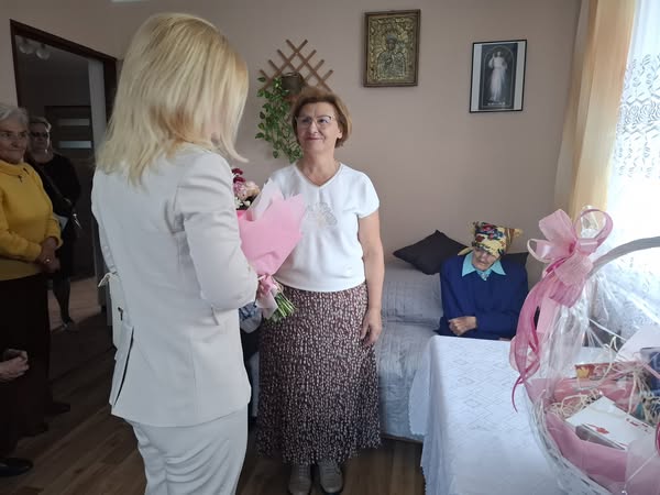 Pani Helena Kasprzyk świętowała 105. urodziny. To najstarsza mieszkanka gminy Miedźno 2