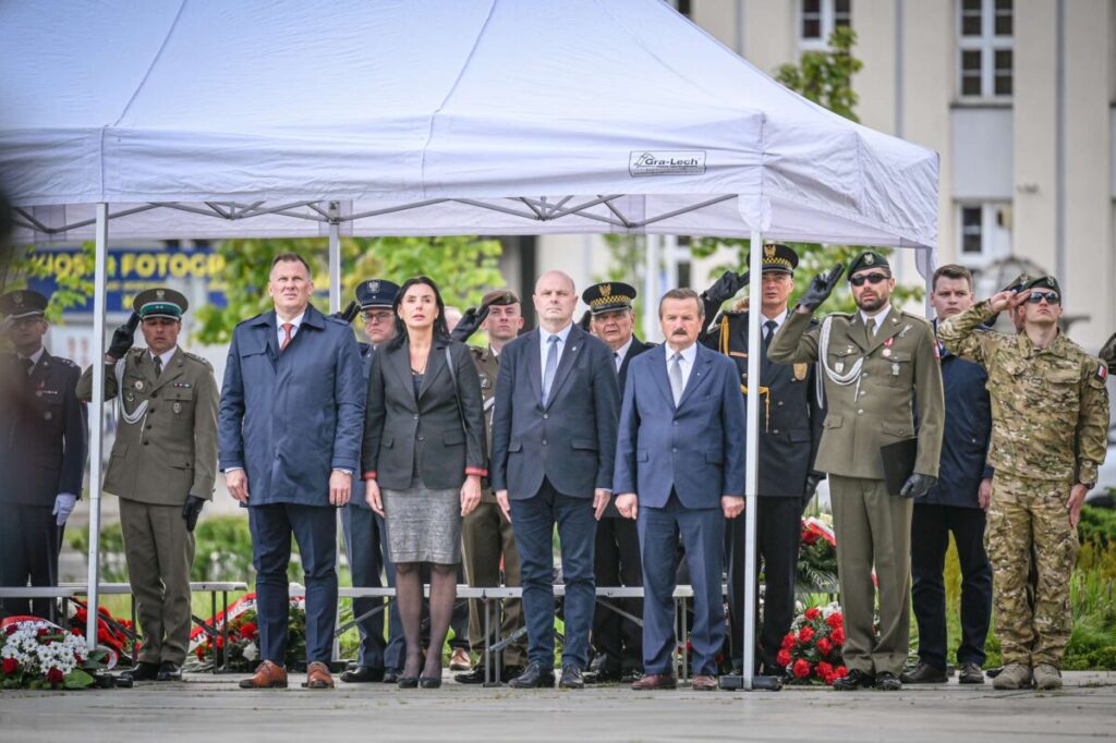 W Częstochowie upamiętniono 80. rocznicę zakończenia II wojny światowej [ZDJĘCIA] 9