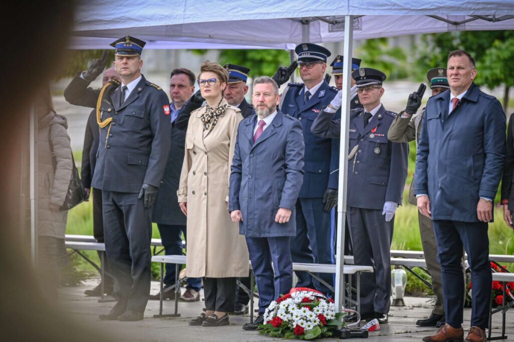 W Częstochowie upamiętniono 80. rocznicę zakończenia II wojny światowej [ZDJĘCIA] 4