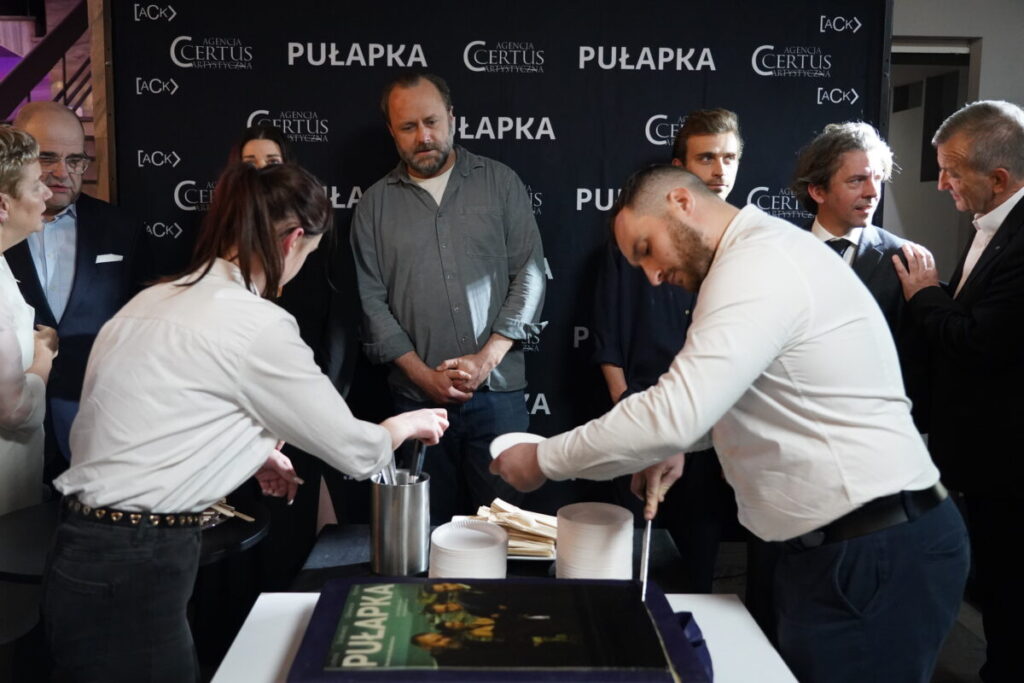 Ogólnopolska premiera spektaklu "Pułapka" w Częstochowie. Wśród gości Małgorzata Pieczyńska i Bartłomiej Topa [ZDJĘCIA] 48