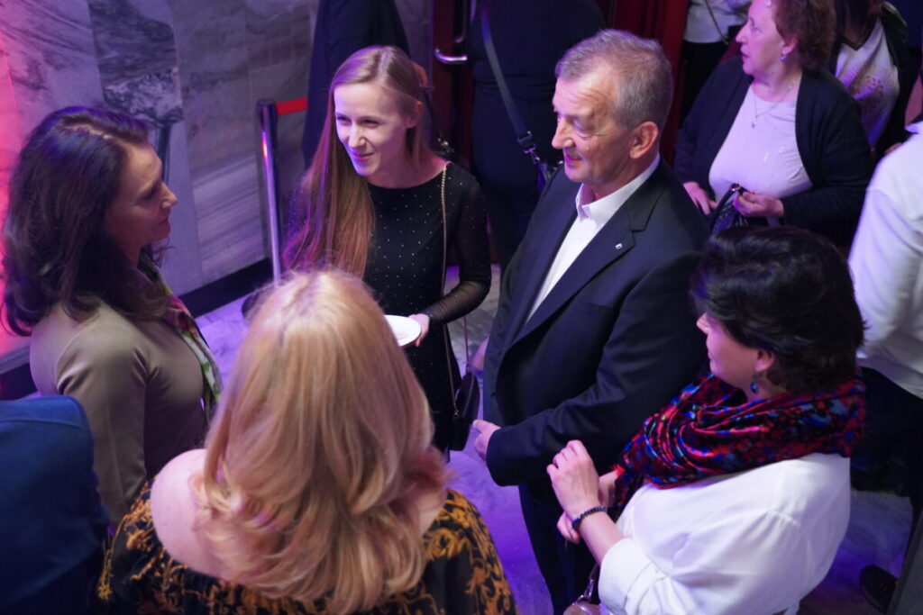 Ogólnopolska premiera spektaklu "Pułapka" w Częstochowie. Wśród gości Małgorzata Pieczyńska i Bartłomiej Topa [ZDJĘCIA] 69