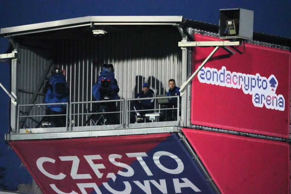 Lider Raków przegrał z mistrzem Jagiellonią i teraz czeka na wynik z Warszawy... 5