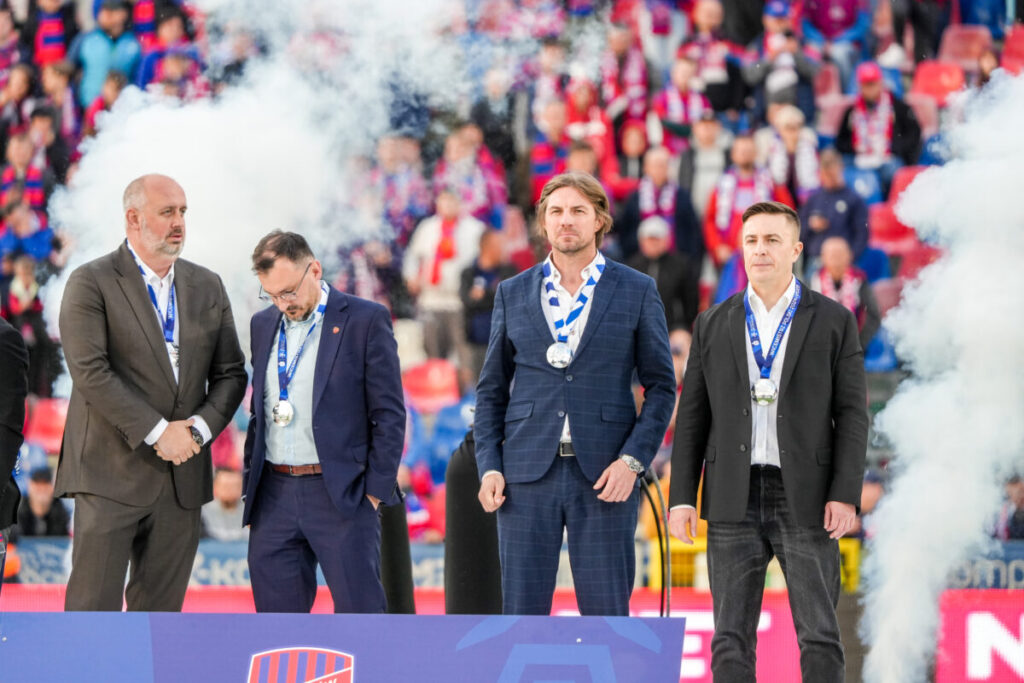 Raków wygrał z Widzewem i mógł cieszyć się z wicemistrzostwa Polski! To 4 medal w ciągu 5 ostatnich sezonów!!! 3