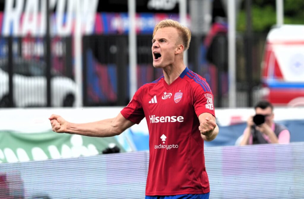 Raków wygrał w Mielcu 2:0, Lech rozbił Puszczę 8:1... 8