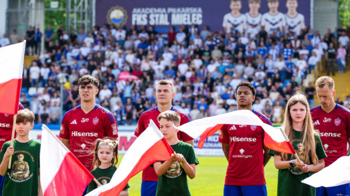 Raków wygrał w Mielcu 2:0, Lech rozbił Puszczę 8:1... 1