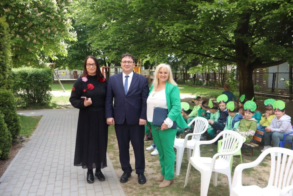 Ekologiczne ABC. Przedszkolaki z Łojek sadzą drzewa. [Fotorelacja] 43