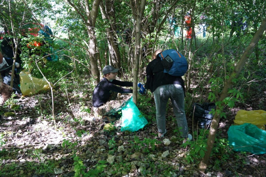 Ekologiczne ABC. Jura bez plastiku 2025 – wolontariusze sprzątali Mirowski Przełom Warty. [Fotorelacja] 79