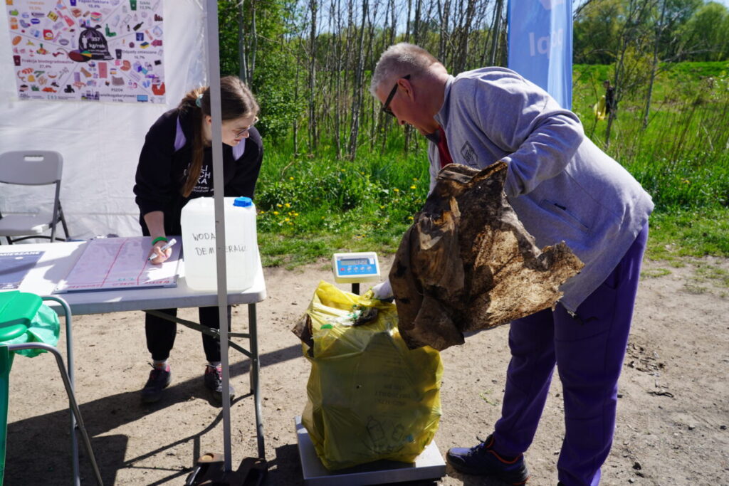 Ekologiczne ABC. Jura bez plastiku 2025 – wolontariusze sprzątali Mirowski Przełom Warty. [Fotorelacja] 103