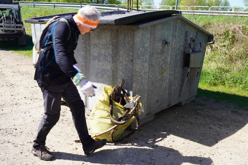 Ekologiczne ABC. Jura bez plastiku 2025 – wolontariusze sprzątali Mirowski Przełom Warty. [Fotorelacja] 124