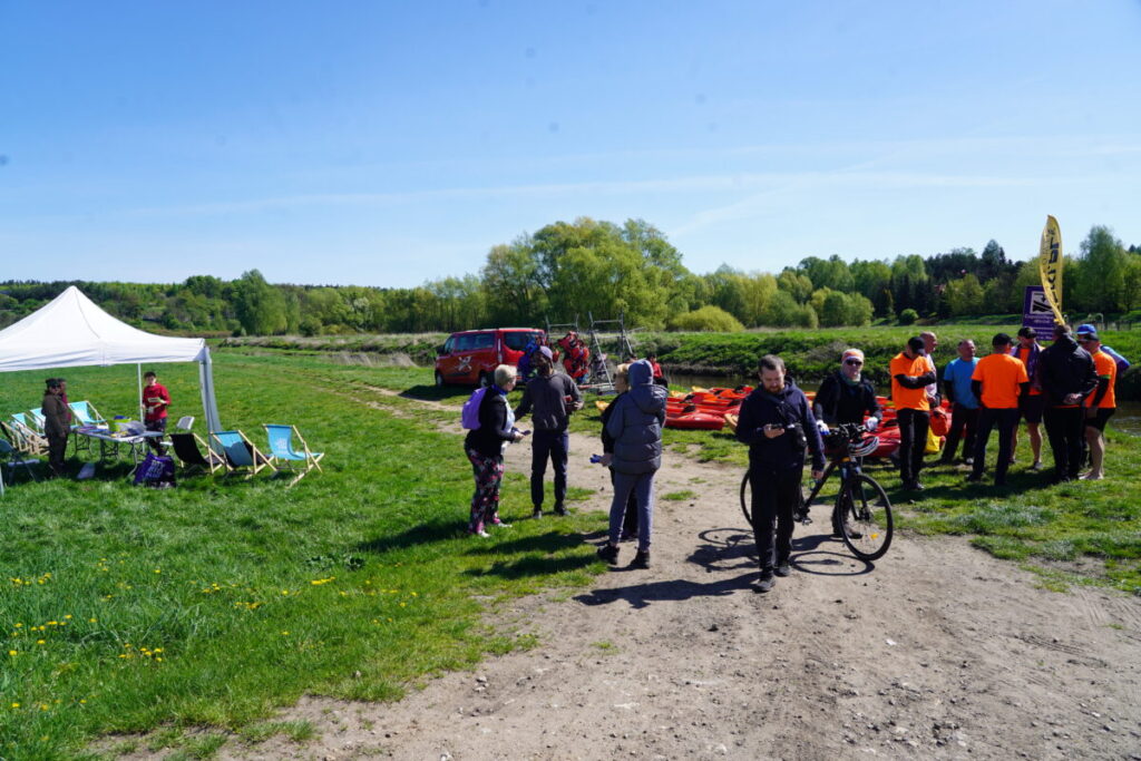 Ekologiczne ABC. Jura bez plastiku 2025 – wolontariusze sprzątali Mirowski Przełom Warty. [Fotorelacja] 16