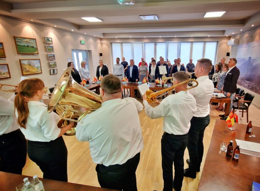 Burmistrz Olsztyna z jednogłośnym wotum zaufania i absolutorium 4