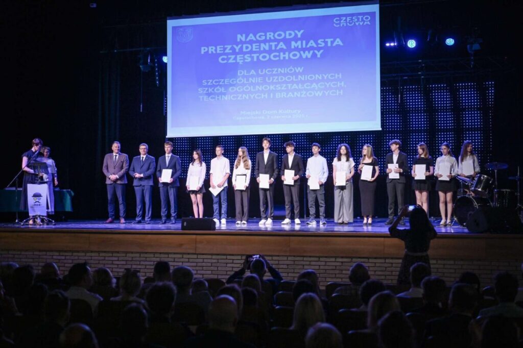 Częstochowscy uczniowie z nagrodą prezydenta [99 NAZWISK, ZDJĘCIA] 19