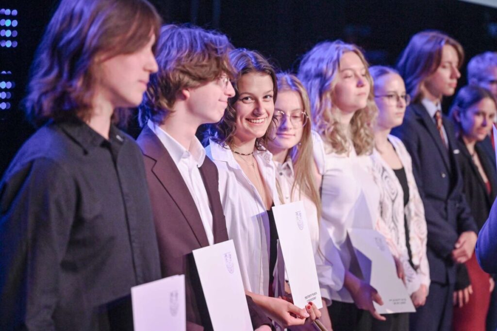 Częstochowscy uczniowie z nagrodą prezydenta [99 NAZWISK, ZDJĘCIA] 13