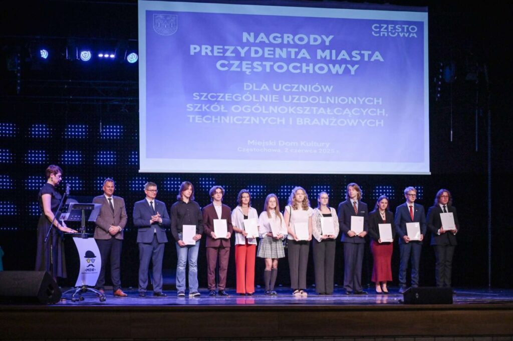Częstochowscy uczniowie z nagrodą prezydenta [99 NAZWISK, ZDJĘCIA] 7