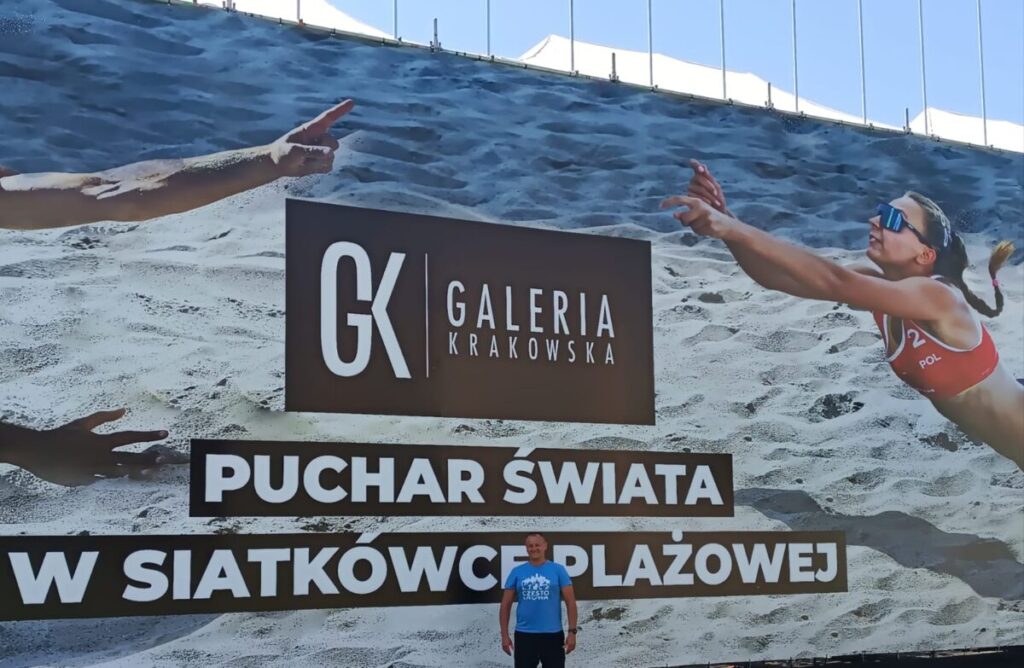 Sędzia Marcin Dobrzański z Częstochowy sędziował mecze Pucharu Świata w siatkówce plażowej! 5