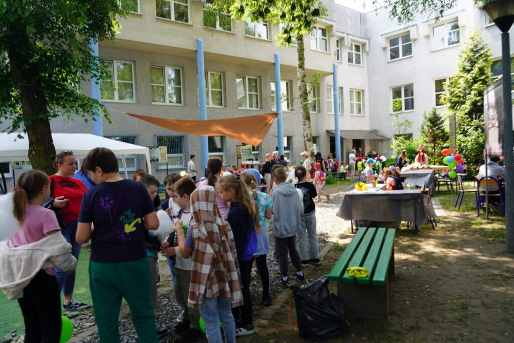 Ekologiczne ABC. Piknik w Zespole Szkół Technicznych połączył dobrą zabawę z edukacją ekologiczną. [Fotorelacja] 1