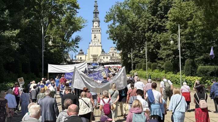 37 grup pielgrzymkowych dotrze do Częstochowy w lipcu 2