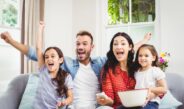 Oferta telewizyjna dla rodzin – jakie kanały warto mieć?
