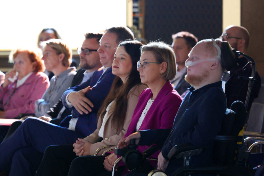 Spektakl "Konwencja" w reżyserii Pawła Bilskiego zaprezentowano w Kancelarii Premiera RP 4