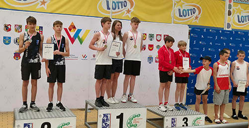 Srebrny sukces zawodników UKS „Delfinek” 4