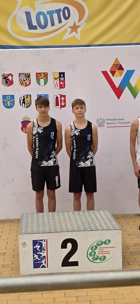 Srebrny sukces zawodników UKS „Delfinek” 34