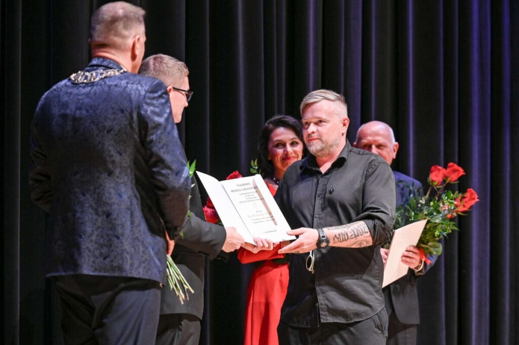 W Częstochowie przyznano nagrody w dziedzinie kultury. Kto je otrzymał? [NAZWISKA] 6