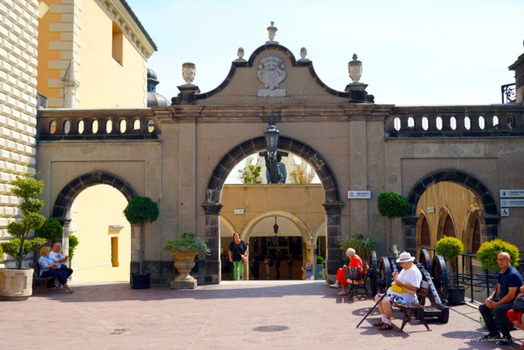 Jasna Góra. Pomnik historii, który przyciąga nie tylko pielgrzymów [ZDJĘCIA] 98
