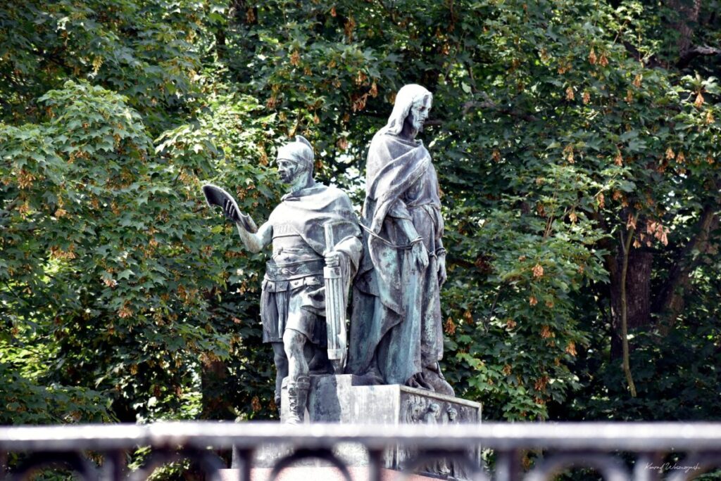 Jasna Góra. Pomnik historii, który przyciąga nie tylko pielgrzymów [ZDJĘCIA] 19
