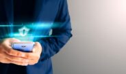 Bezpieczeństwo twojej kieszeni: jak realnie chronić smartfon w 2025
