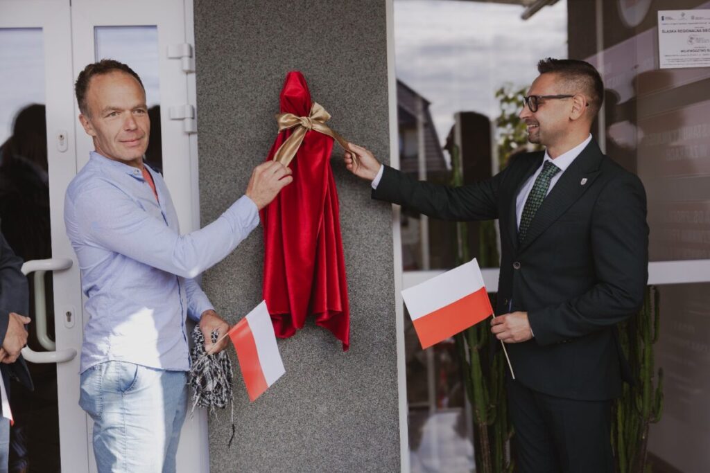 Rzeźby autorstwa Marcina Flowera Poznańskiego z Jaworznika odsłonięto w Żarkach 5
