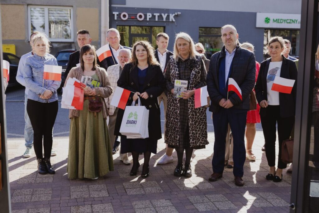 Rzeźby autorstwa Marcina Flowera Poznańskiego z Jaworznika odsłonięto w Żarkach 2