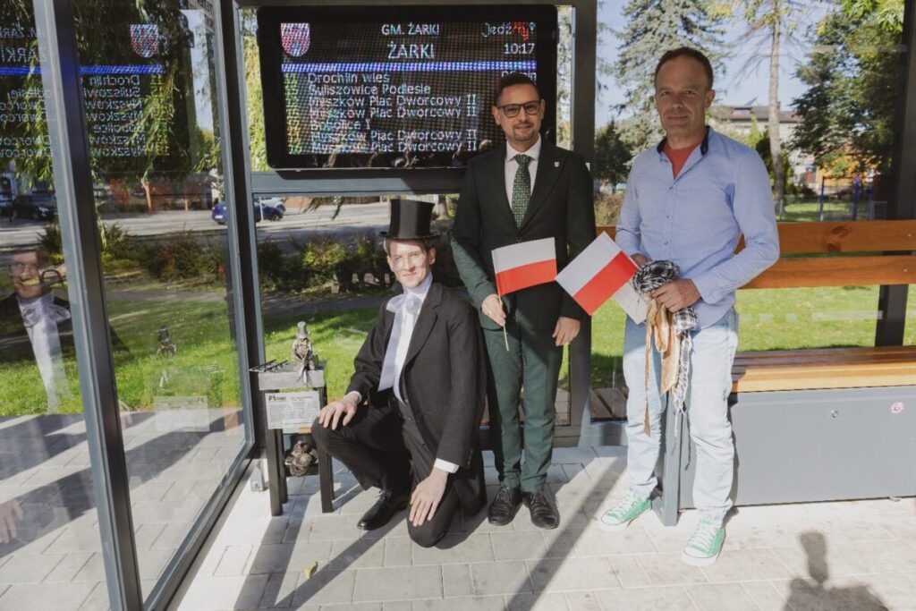 Rzeźby autorstwa Marcina Flowera Poznańskiego z Jaworznika odsłonięto w Żarkach 7