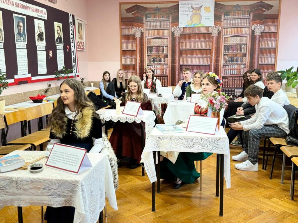 Uroczystości.Odsłonięcie pomnika i Jubileusz ZS w Żarkach. 11