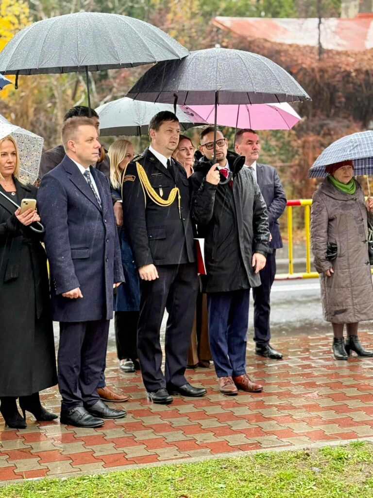 Uroczystości.Odsłonięcie pomnika i Jubileusz ZS w Żarkach. 6