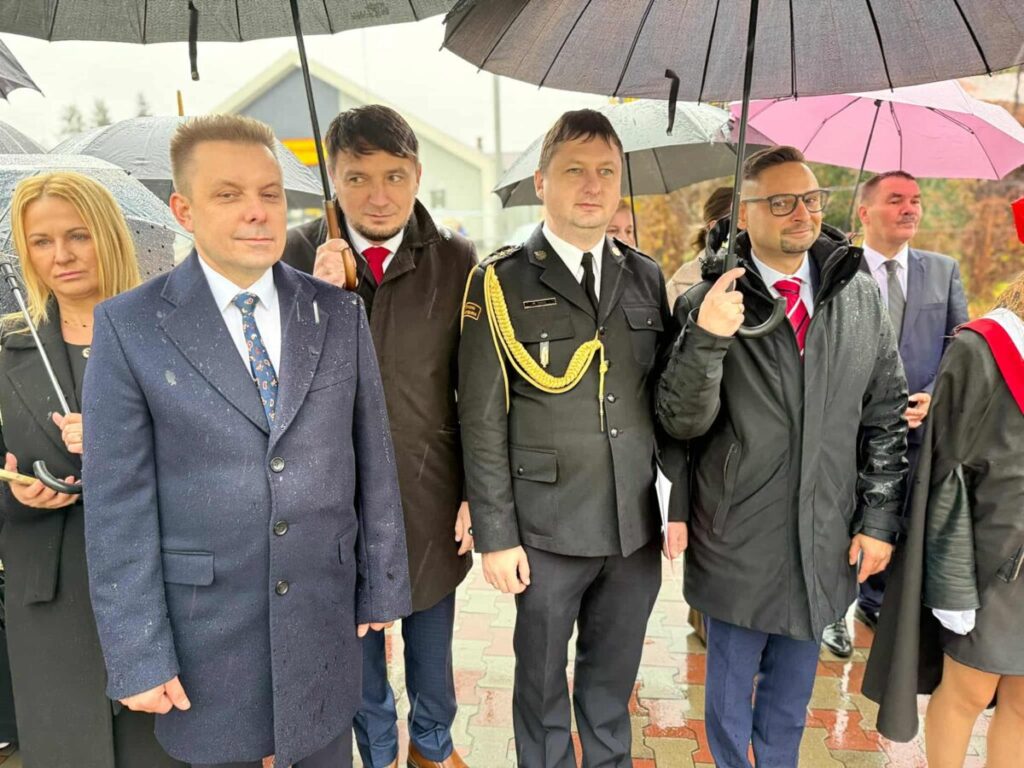 Uroczystości.Odsłonięcie pomnika i Jubileusz ZS w Żarkach. 26
