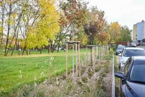 DOPOSAŻENIE PROMENADY ŚRÓDMIEJSKIEJ - info na www.czestochowa.pl 9