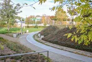 DOPOSAŻENIE PROMENADY ŚRÓDMIEJSKIEJ - info na www.czestochowa.pl 3