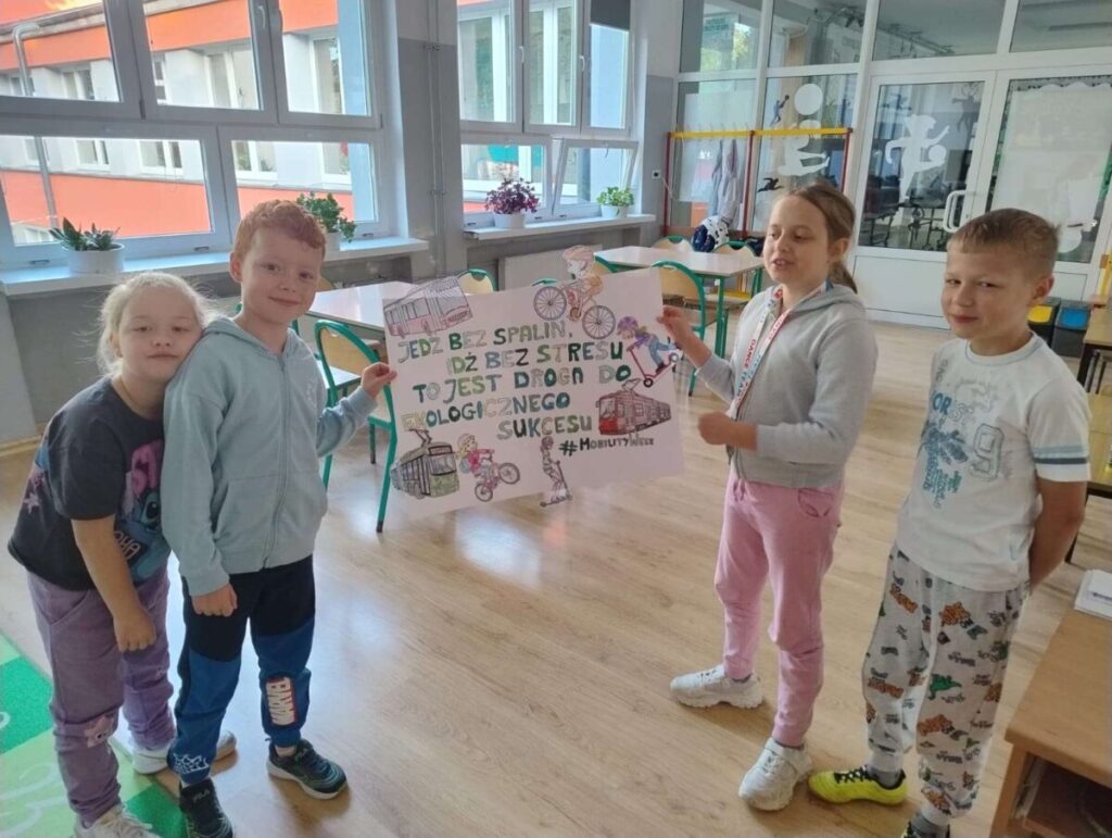 Ekologiczne ABC. Europejski Tydzień Mobilności 2025 w częstochowskich placówkach oświatowych [fotorelacja] 7