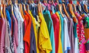 Ekologiczne ABC. Moda się zmienia, a problem zostaje. Oto, jak fast fashion wpływa na środowisko