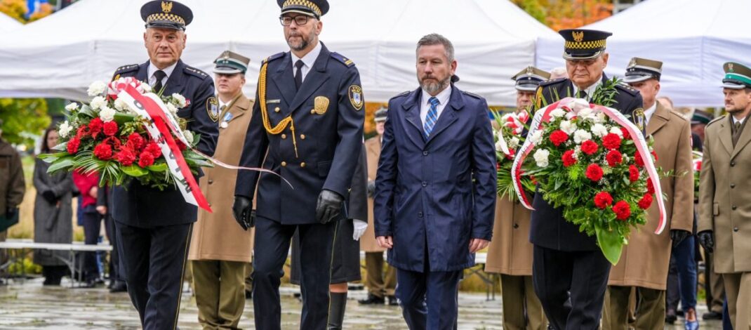 Strażnicy miejscy realizowali weekendowe zgłoszenia telefoniczne mieszkańców, a także zabezpieczali imprezy plenerowe i uroczystości…