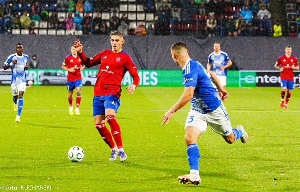 Raków sprzedał zawodnika do rywala z Ligi Konferencji UEFA. Inny ,,Medalik" wybrał Słowację... 5